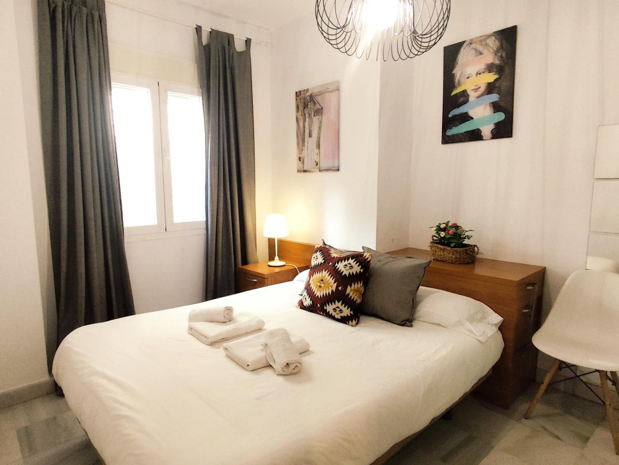 Apartamento San Luis. Plaza De Parking Gratis!!! Sevilha Exterior foto